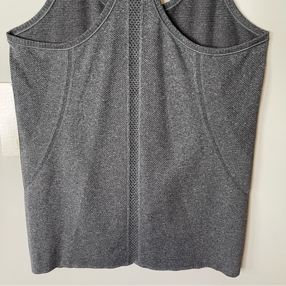 Lululemon Swiftly Tech Racerback Heathered Black Size 10 - Picture 13 of 14